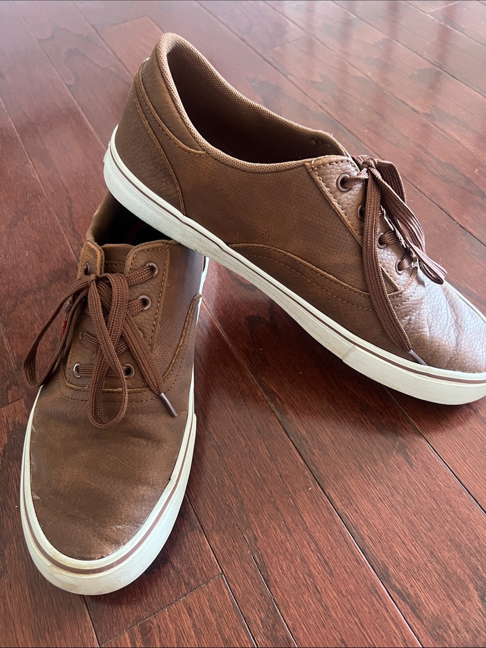 Levi's Brown Low-Top Lace-Up Sneakers